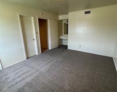 3104 Stanford Street - Photo Thumbnail 9