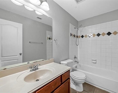 2124 Broadstone Drive - Photo Thumbnail 10