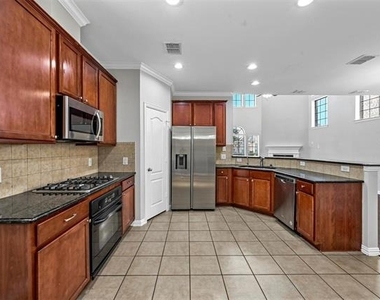 2124 Broadstone Drive - Photo Thumbnail 18
