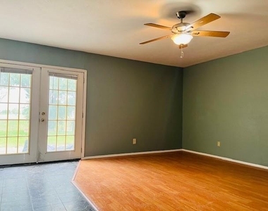 5060 Arbor Glen Road - Photo Thumbnail 3