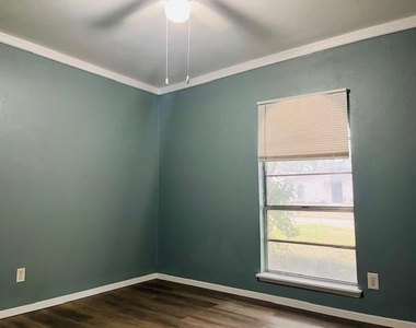 5060 Arbor Glen Road - Photo Thumbnail 10