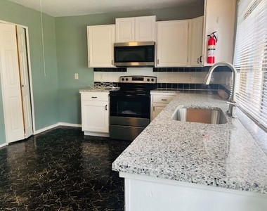 5060 Arbor Glen Road - Photo Thumbnail 5