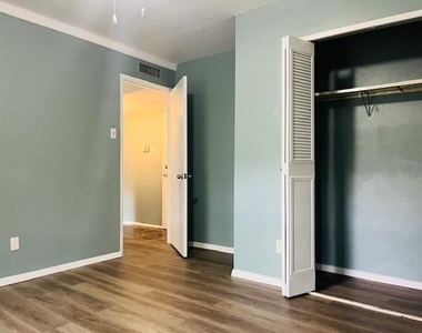 5060 Arbor Glen Road - Photo Thumbnail 11