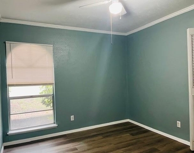 5060 Arbor Glen Road - Photo Thumbnail 7
