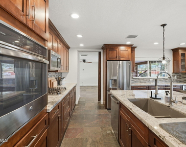 8307 E Clarendon Avenue - Photo Thumbnail 11