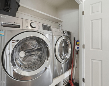 8307 E Clarendon Avenue - Photo Thumbnail 24