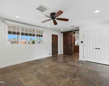 8307 E Clarendon Avenue - Photo Thumbnail 14