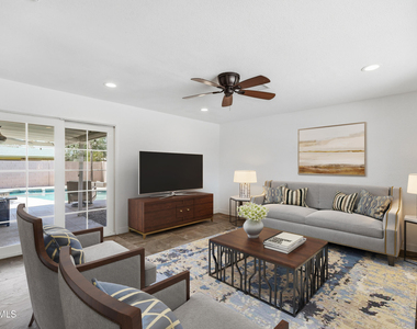 8307 E Clarendon Avenue - Photo Thumbnail 12