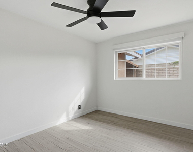 8307 E Clarendon Avenue - Photo Thumbnail 22