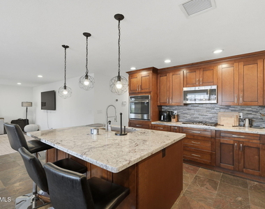 8307 E Clarendon Avenue - Photo Thumbnail 8