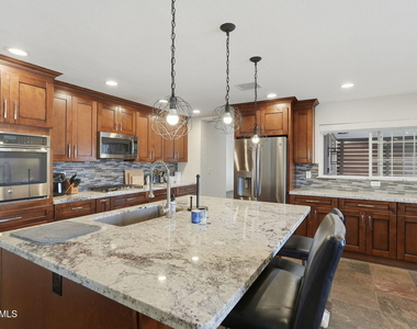 8307 E Clarendon Avenue - Photo Thumbnail 9