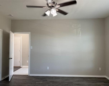 4815 Mexico Court - Photo Thumbnail 6