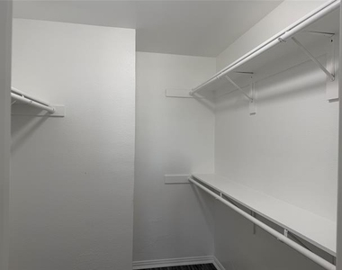 4815 Mexico Court - Photo Thumbnail 3