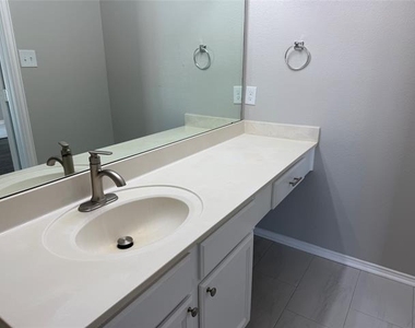 4815 Mexico Court - Photo Thumbnail 5