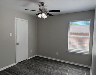 4815 Mexico Court - Photo Thumbnail 9