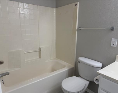 4815 Mexico Court - Photo Thumbnail 4