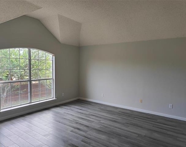1412 Brenda Lane - Photo Thumbnail 17
