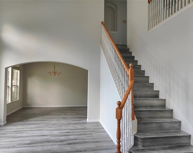1412 Brenda Lane - Photo Thumbnail 8