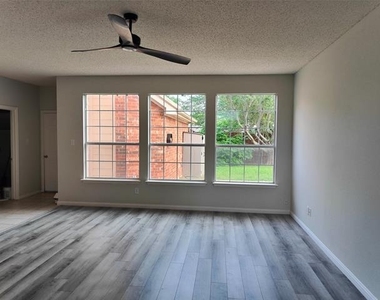 1412 Brenda Lane - Photo Thumbnail 5