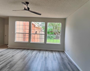 1412 Brenda Lane - Photo Thumbnail 7