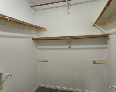 1412 Brenda Lane - Photo Thumbnail 13