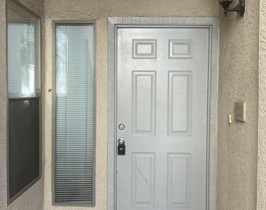 525 N Miller Road - Photo Thumbnail 1