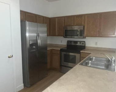 525 N Miller Road - Photo Thumbnail 2