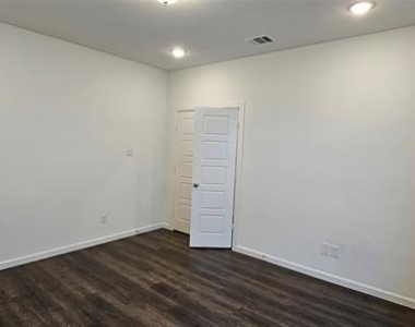 4836 Carmel Valley Drive - Photo Thumbnail 4