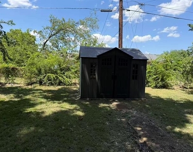 313 Hillcrest Avenue - Photo Thumbnail 10