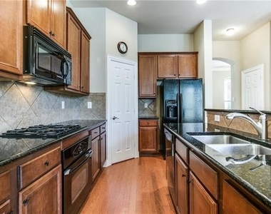 8613 Empire Boulevard - Photo Thumbnail 12