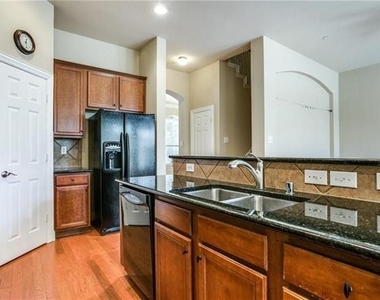 8613 Empire Boulevard - Photo Thumbnail 11