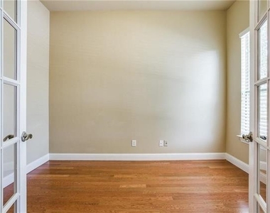 8613 Empire Boulevard - Photo Thumbnail 3