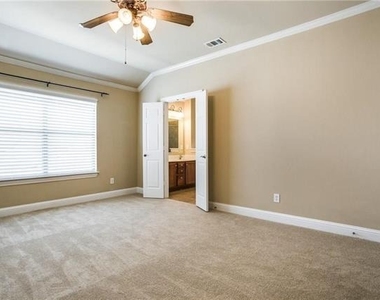 8613 Empire Boulevard - Photo Thumbnail 14