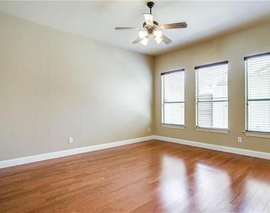 8613 Empire Boulevard - Photo Thumbnail 5