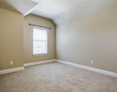 8613 Empire Boulevard - Photo Thumbnail 16