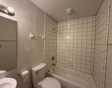 807 W Walnut Street - Photo Thumbnail 16