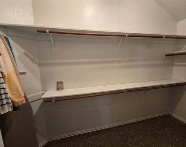2816 Oakdale Drive - Photo Thumbnail 16