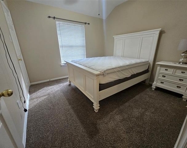 2816 Oakdale Drive - Photo Thumbnail 10