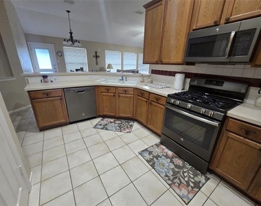 2816 Oakdale Drive - Photo Thumbnail 17