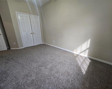 2816 Oakdale Drive - Photo Thumbnail 13