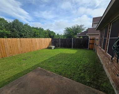2816 Oakdale Drive - Photo Thumbnail 22