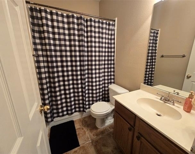 2816 Oakdale Drive - Photo Thumbnail 11