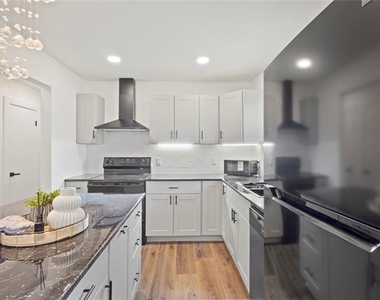 10325 Maylee Boulevard - Photo Thumbnail 10