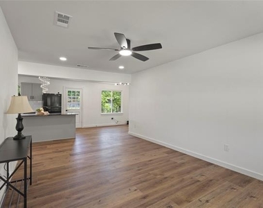 10325 Maylee Boulevard - Photo Thumbnail 6