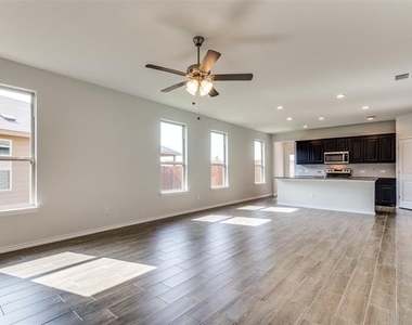 717 Presidio Street - Photo Thumbnail 2