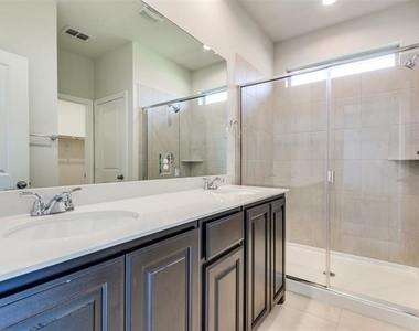717 Presidio Street - Photo Thumbnail 6