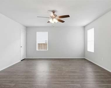 853 Eagles Nest Drive - Photo Thumbnail 6