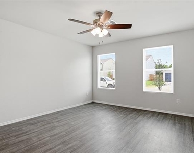 853 Eagles Nest Drive - Photo Thumbnail 3