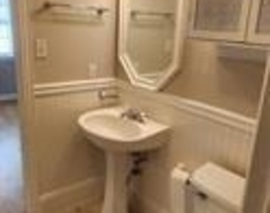 808 Howell Drive - Photo Thumbnail 9