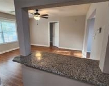 808 Howell Drive - Photo Thumbnail 5